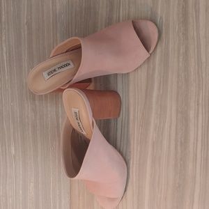 Size 8.5 Steve Madden pink sandals